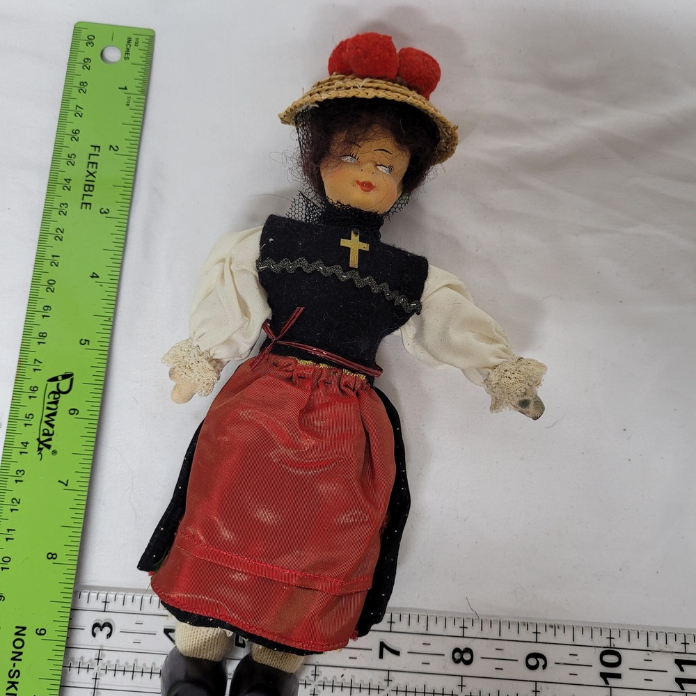 Vintage German Black Forest Souvenir Doll Bollenhut Folk Costume 9 Inch